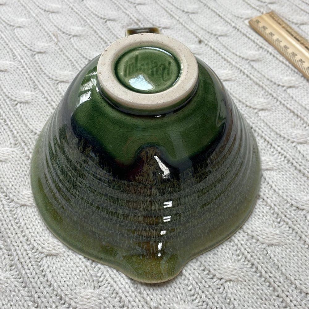 Pottery bowl with spout/handle & saucer. Blues and greens glazed Makers mark - Picture 3 of 10